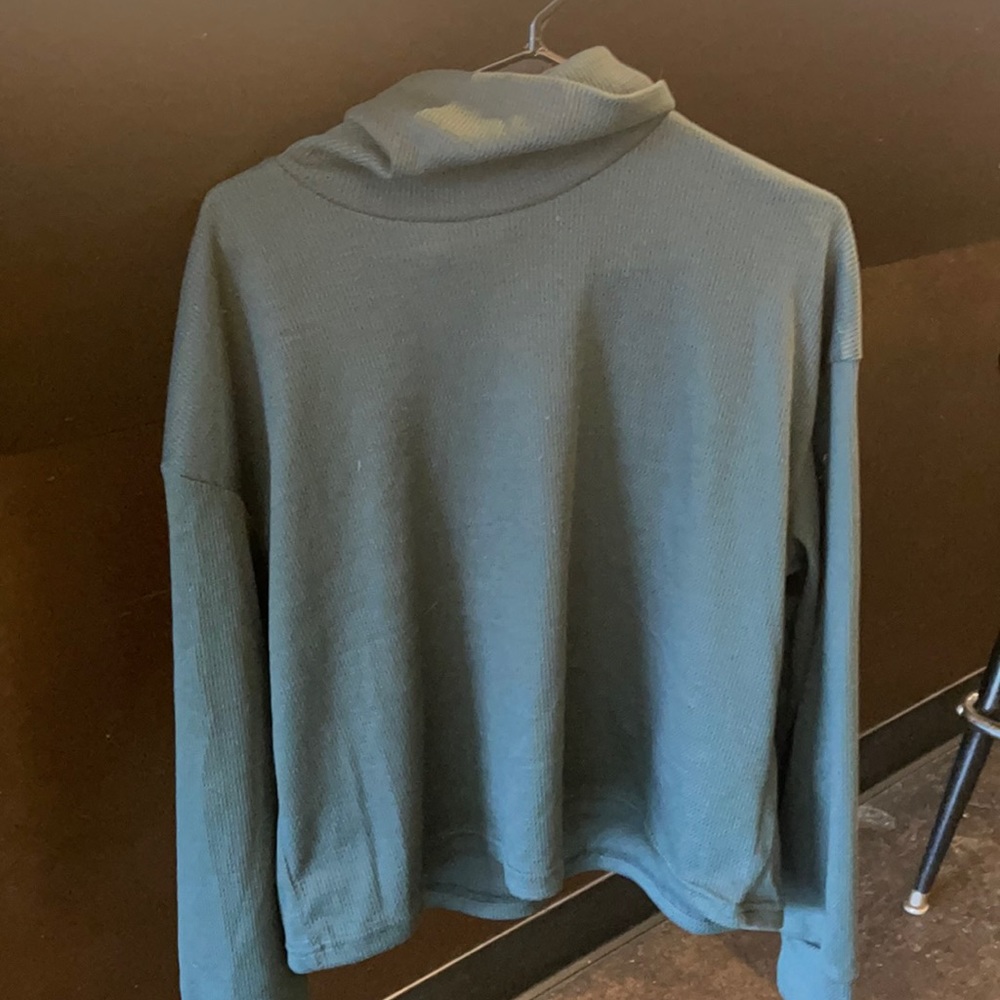 SHEIN dark green waffle knit turtle neck size large